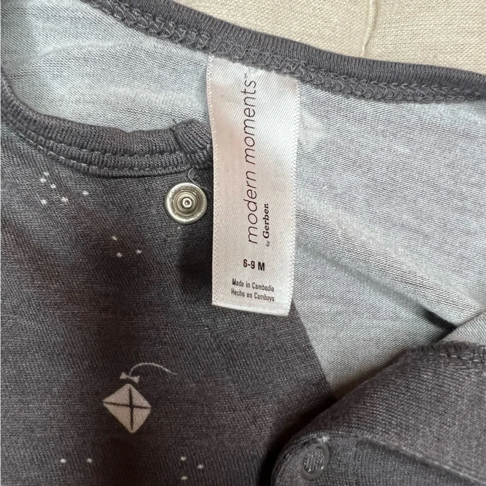 Modern Moments by Gerber Super Soft Gray Kite Print Footie Size 6-9 Months